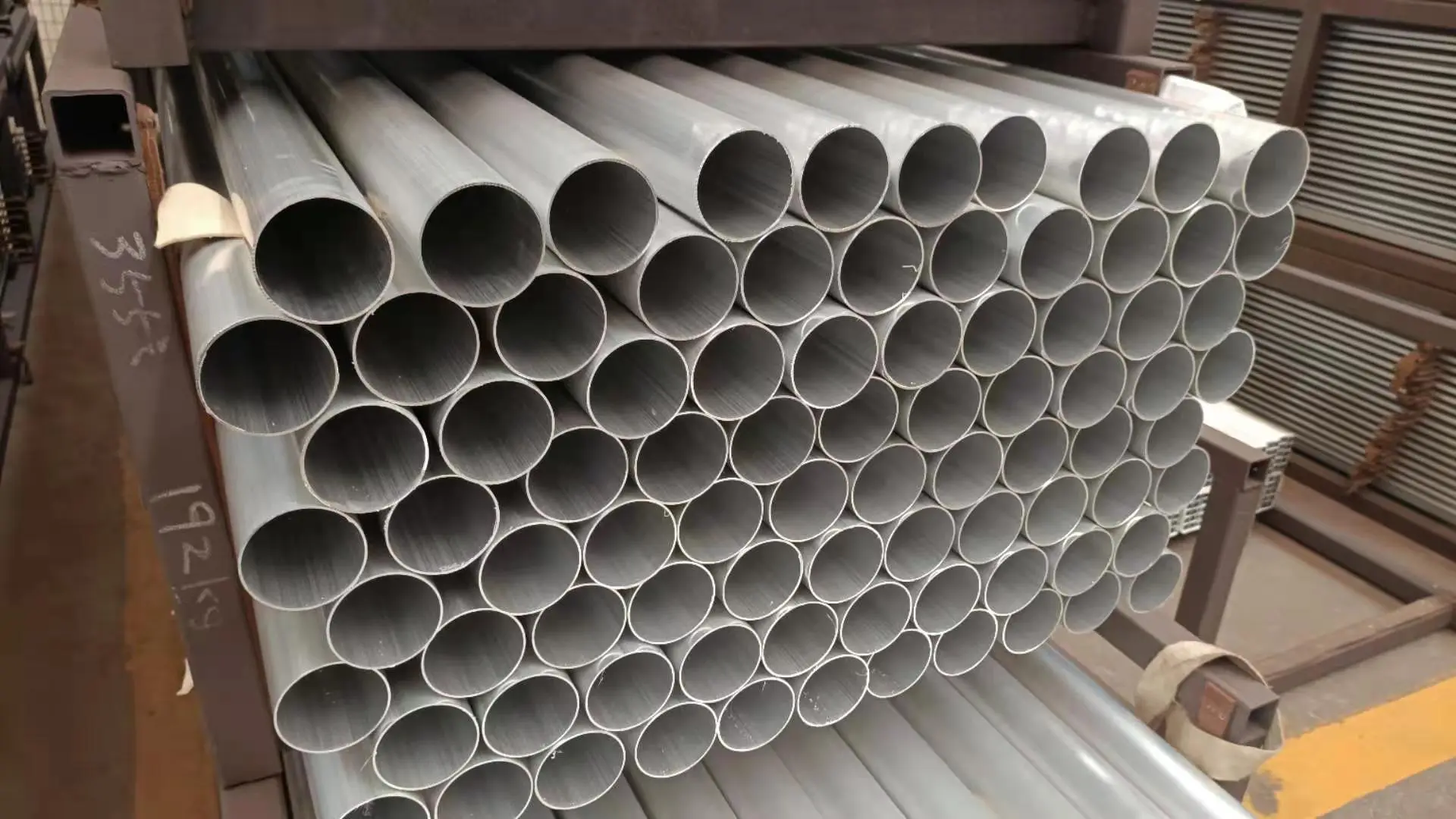 Lightweight and durable aluminium round tubes revolutionise industry